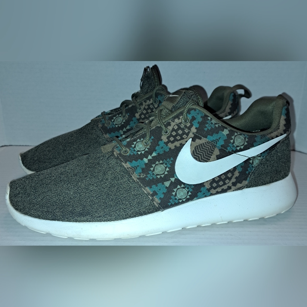 Nike Roshe  One Iguana Sail Loden Bamboo Aztec 2015 RARE Size 10 655206-213